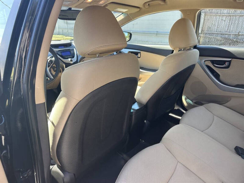 2012 Hyundai Elantra GLS