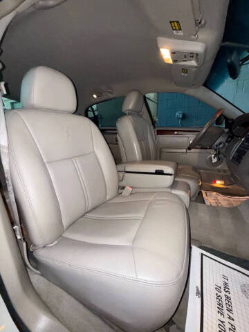 2004 Lincoln Town Car Ultimate