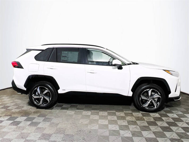 2025 Toyota RAV4 Plug-in Hybrid SE