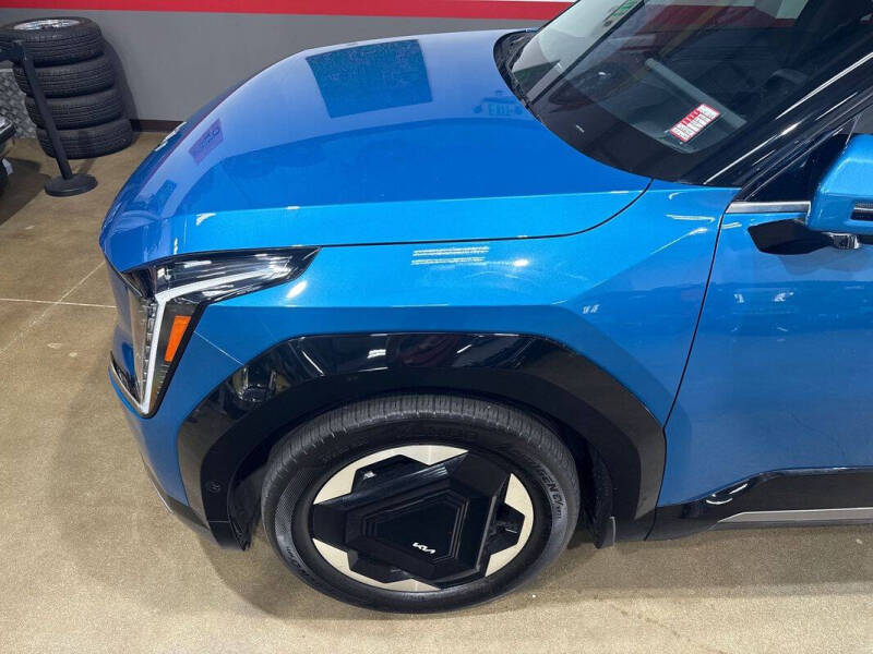 2024 Kia EV9 Land