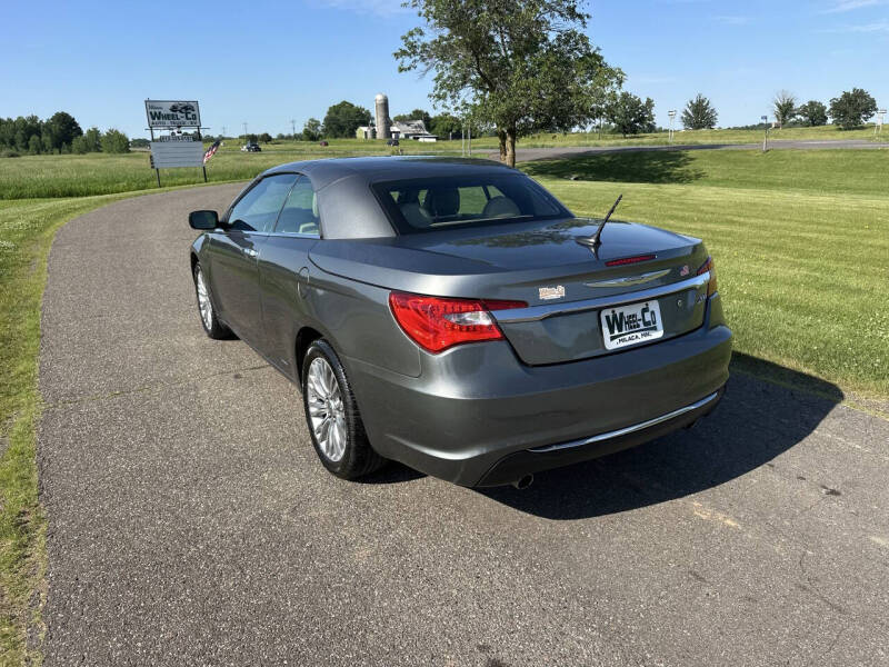 2011 Chrysler 200 Limited
