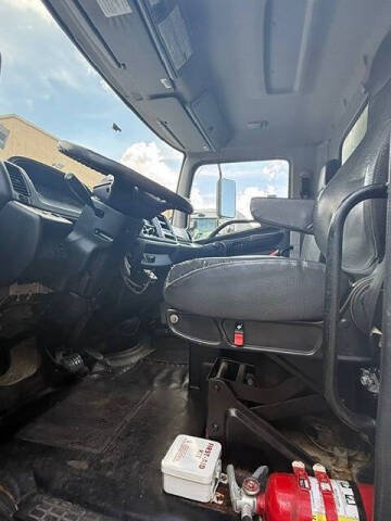2013 Hino 268