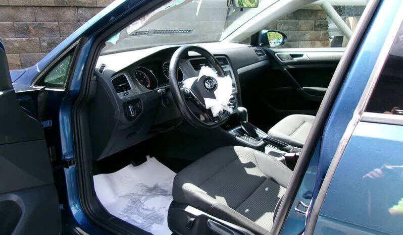 2017 Volkswagen Golf TSI SE