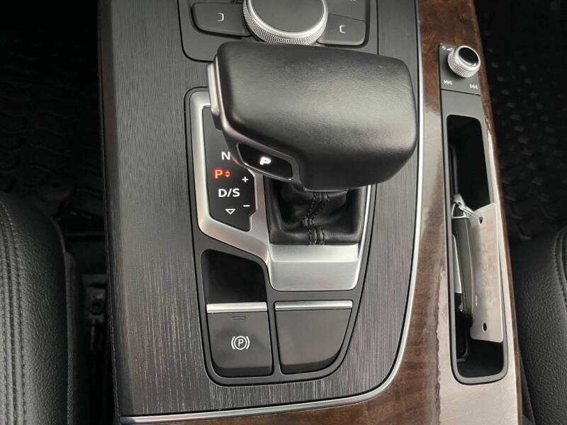 2020 Audi Q5 quattro Premium 45 TFSI