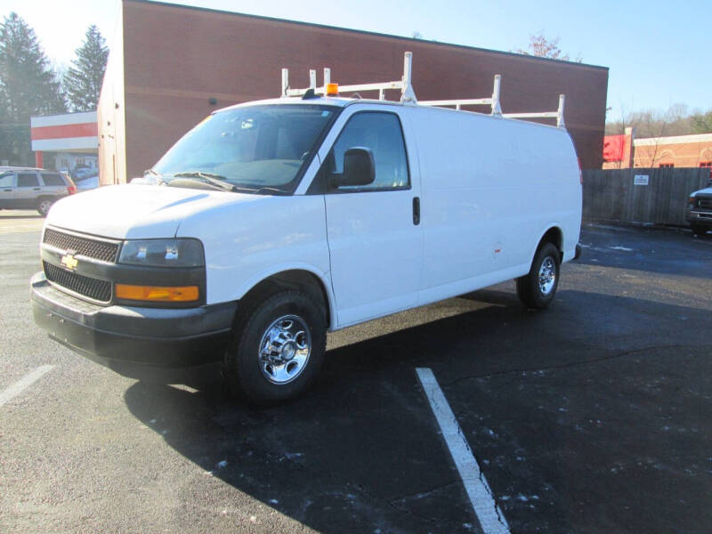 2022 Chevrolet Express 2500