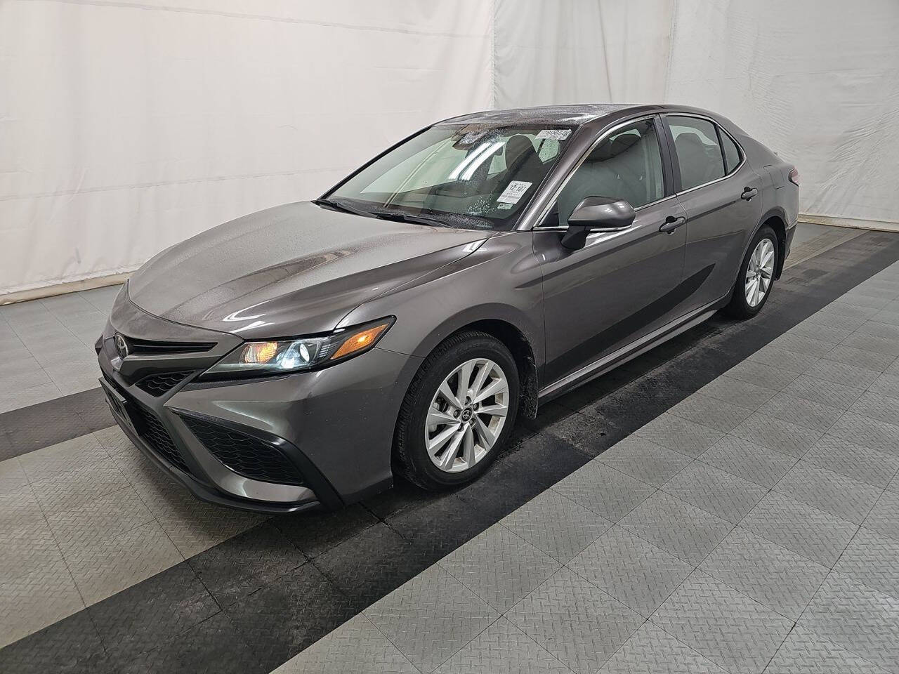 2024 Toyota Camry SE 4dr Sedan's photo