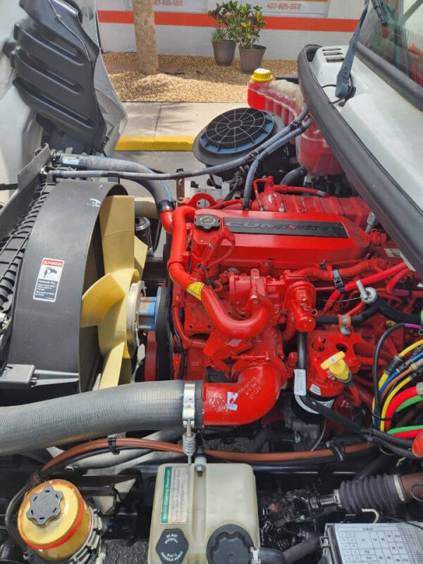 2019 Freightliner M2 106