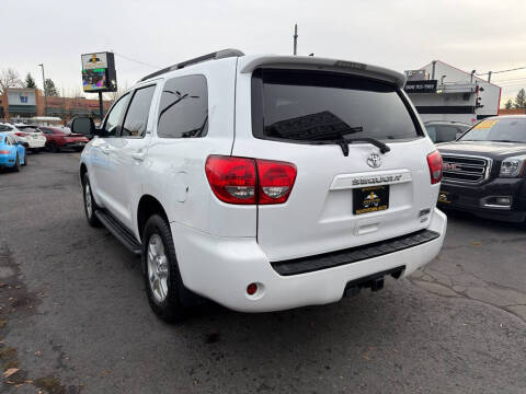 2016 Toyota Sequoia SR5