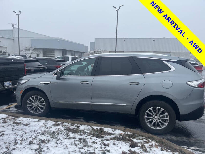 2023 Buick Enclave Essence