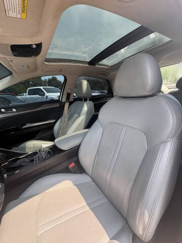 2022 Kia K5 EX