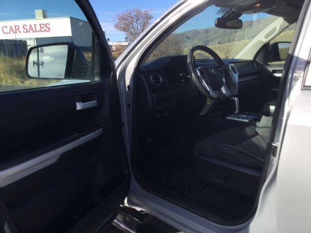 2018 Toyota Tundra SR5