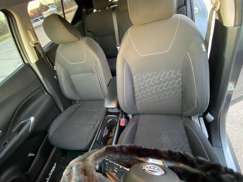 2022 Nissan Kicks SV