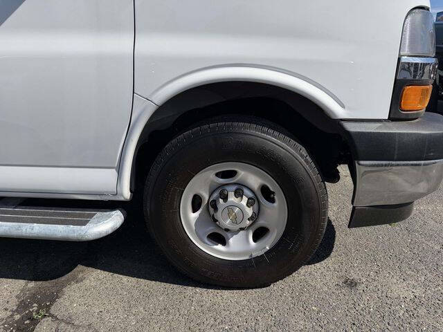 2024 Chevrolet Express 2500