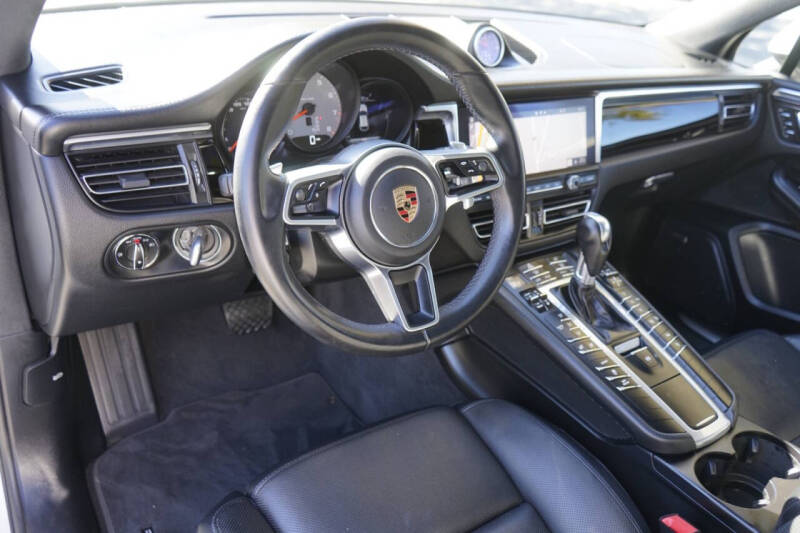 2020 Porsche Macan S