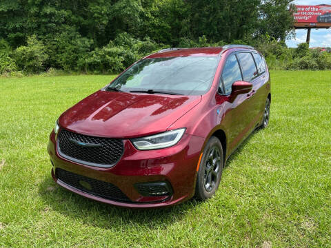 2021 Chrysler Pacifica Hybrid for sale at S & M WHEELESTATE SALES INC - Cars and Trucks in Princeton NC