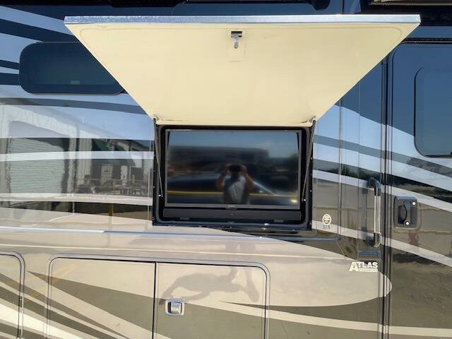 2022 Thor Motor Coach Palazzo
