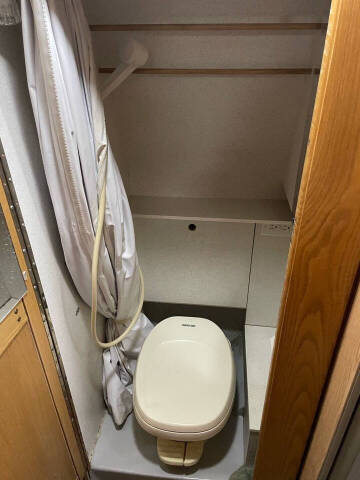 2000 Roadtrek 200 Versatile