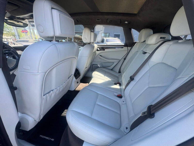 2016 Porsche Macan Turbo