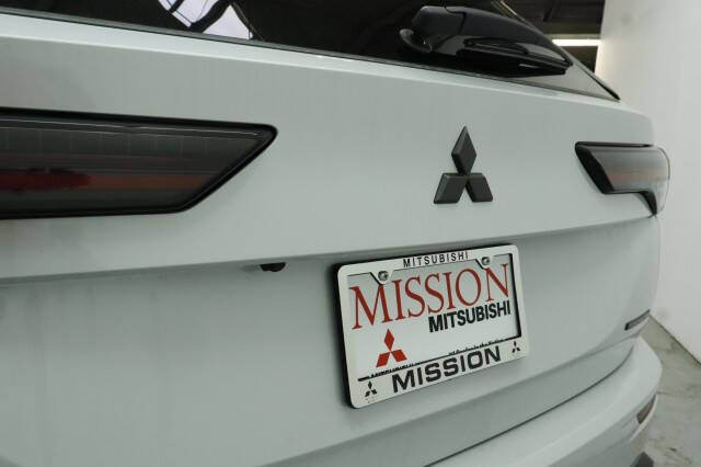 2026 Mitsubishi Outlander LE