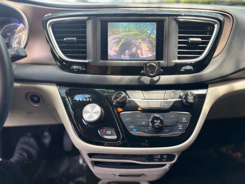 2019 Chrysler Pacifica L