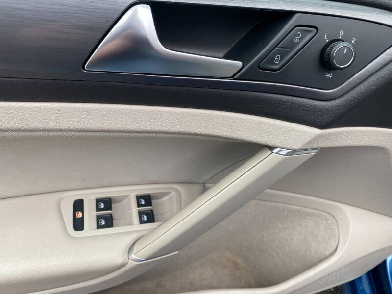 2018 Volkswagen Golf TSI S