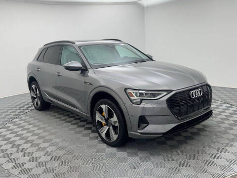 2022 Audi e-tron quattro Premium Plus