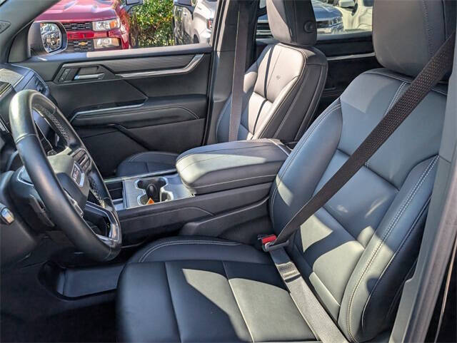 2024 GMC Acadia Elevation