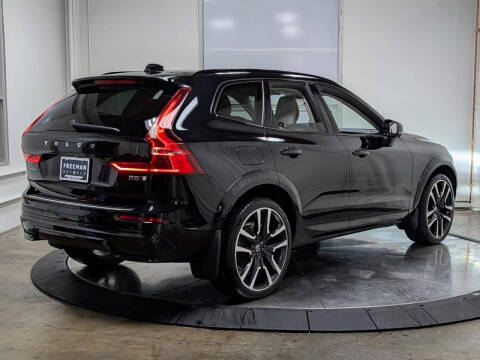 2024 Volvo XC60 B5 Ultimate Dark Theme