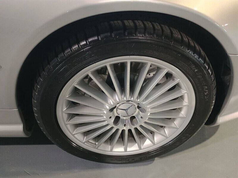 2005 Mercedes-Benz SL-Class 34