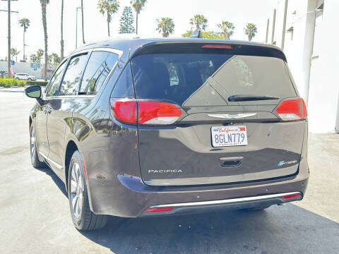 2018 Chrysler Pacifica Hybrid Limited