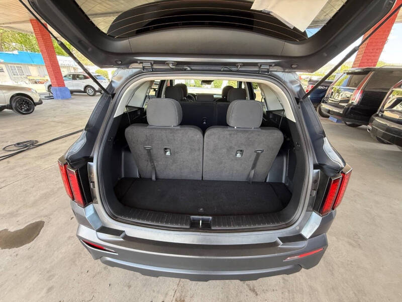 2023 Kia Sorento LX