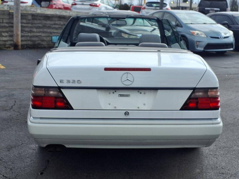 1995 Mercedes-Benz E-Class E 320