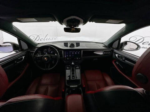 2023 Porsche Macan T