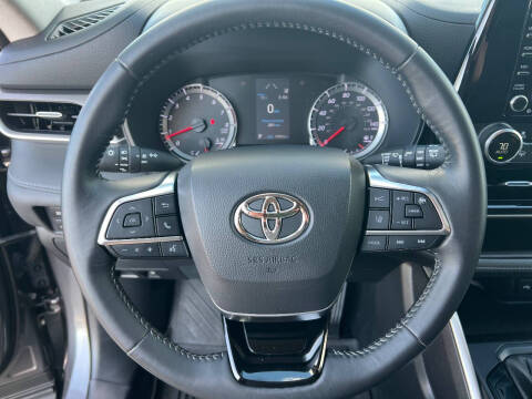 2021 Toyota Highlander LE