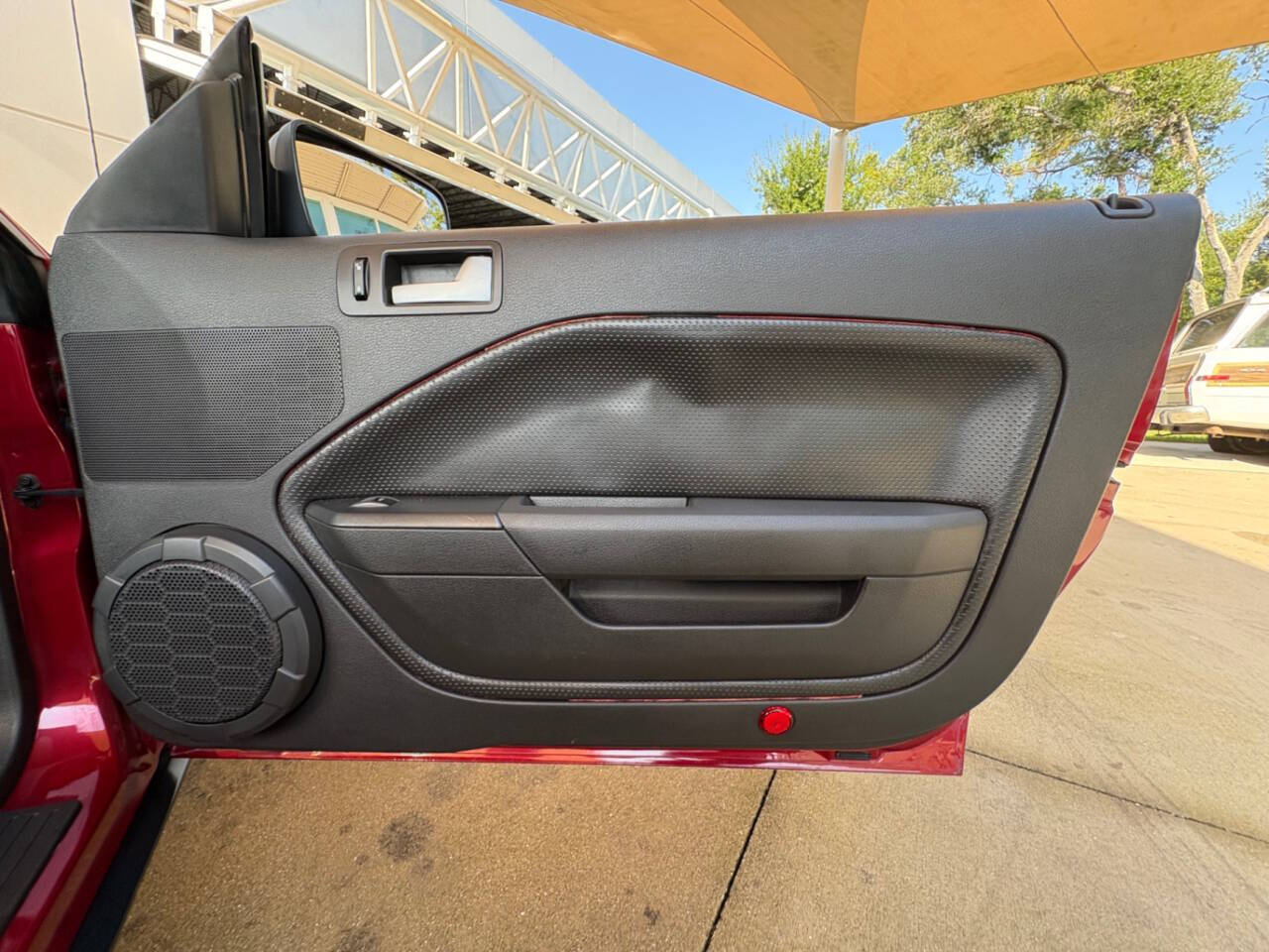 2006 Ford Mustang 36