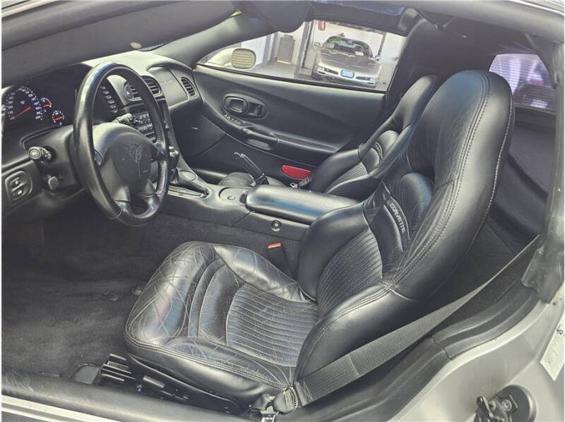 2004 Chevrolet Corvette