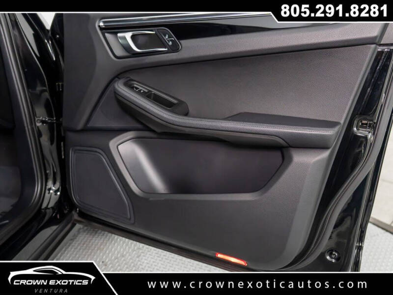 2023 Porsche Macan T