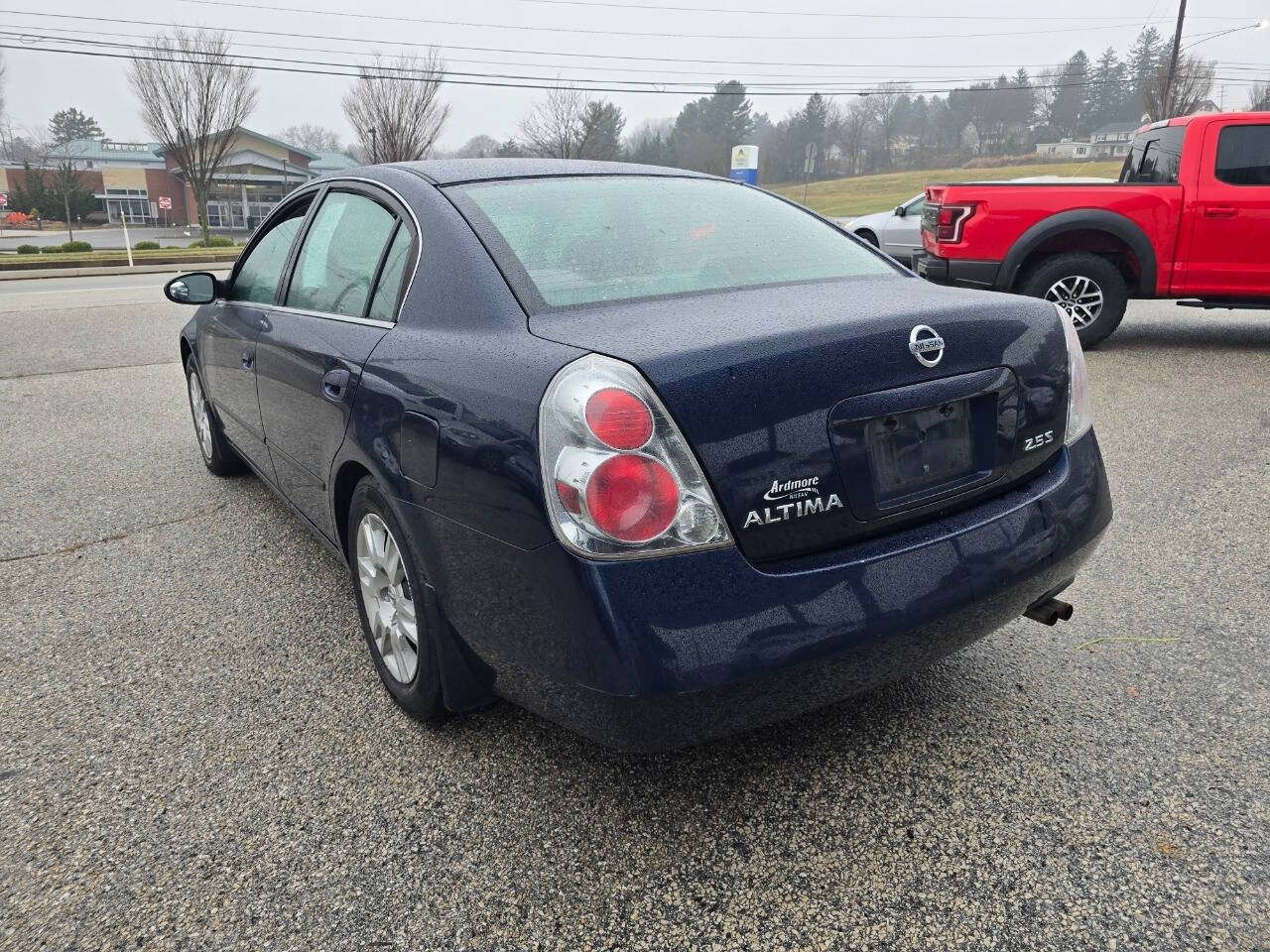 2006 Nissan Altima for sale at QUEENSGATE AUTO SALES in York, PA