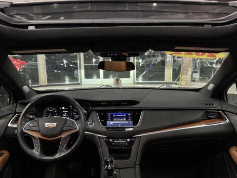 2022 Cadillac XT5 Premium Luxury