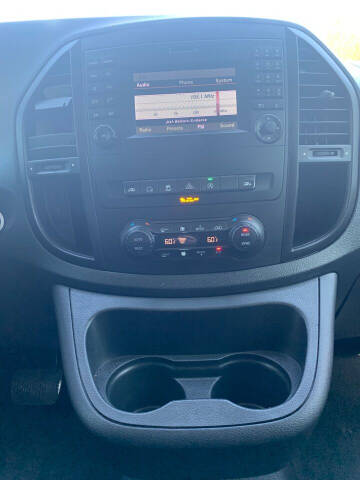 2017 Mercedes-Benz Metris Passenger