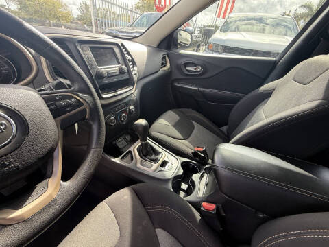 2016 Jeep Cherokee Sport Altitude