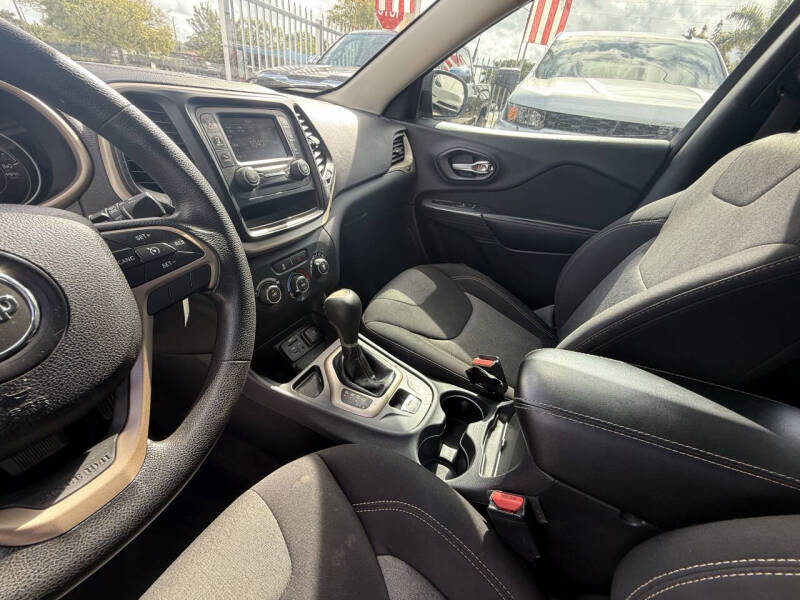 2016 Jeep Cherokee Sport Altitude