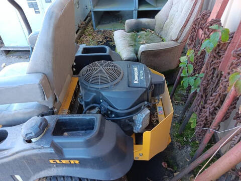 Hustler Raptor SD Zero Turn Mower