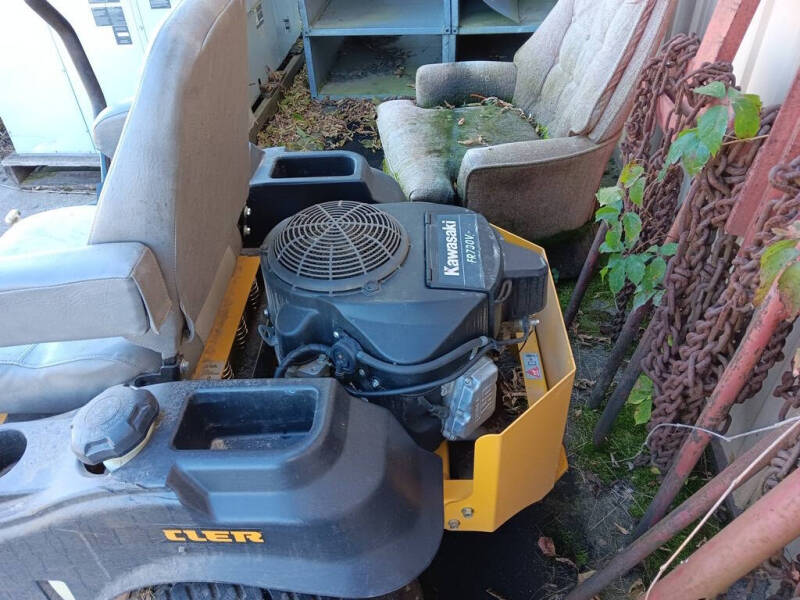 Hustler Raptor SD Zero Turn Mower