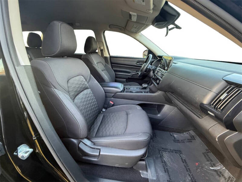 2024 Nissan Pathfinder S