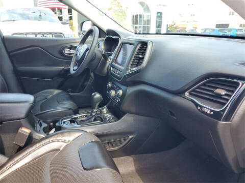 2023 Jeep Cherokee Altitude Lux