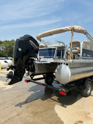 2025 Sun Tracker Bass Buggy 18 DLX