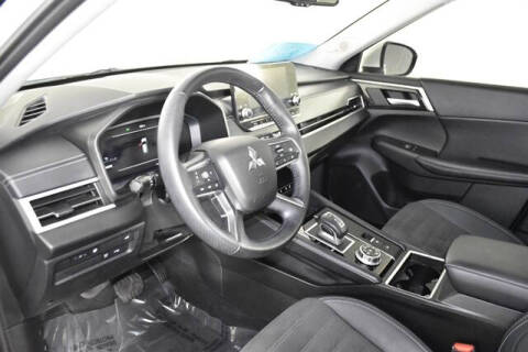 2024 Mitsubishi Outlander PHEV SE