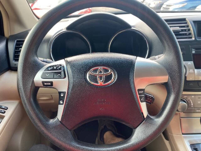 2012 Toyota Highlander SE