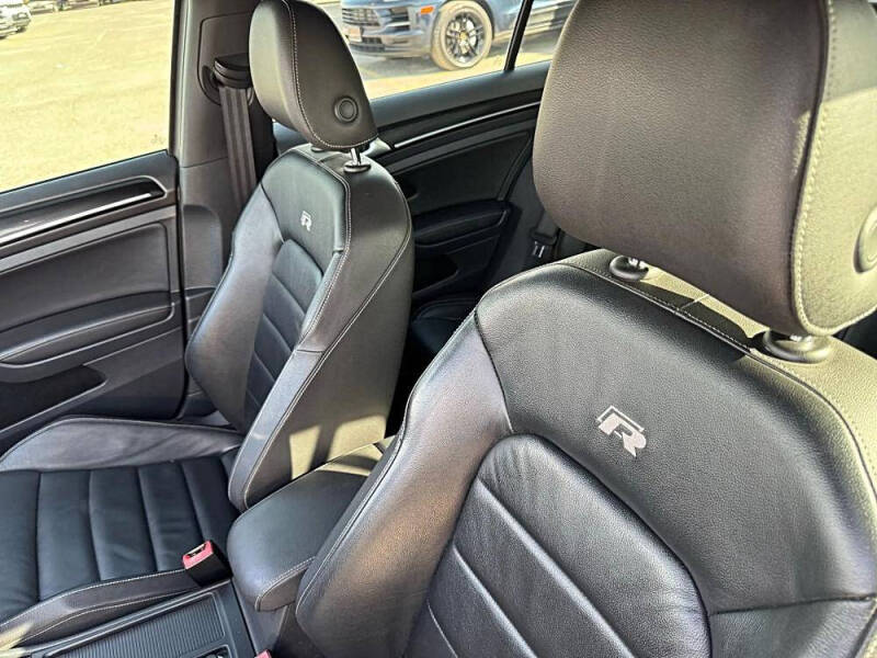 2017 Volkswagen Golf R 4Motion